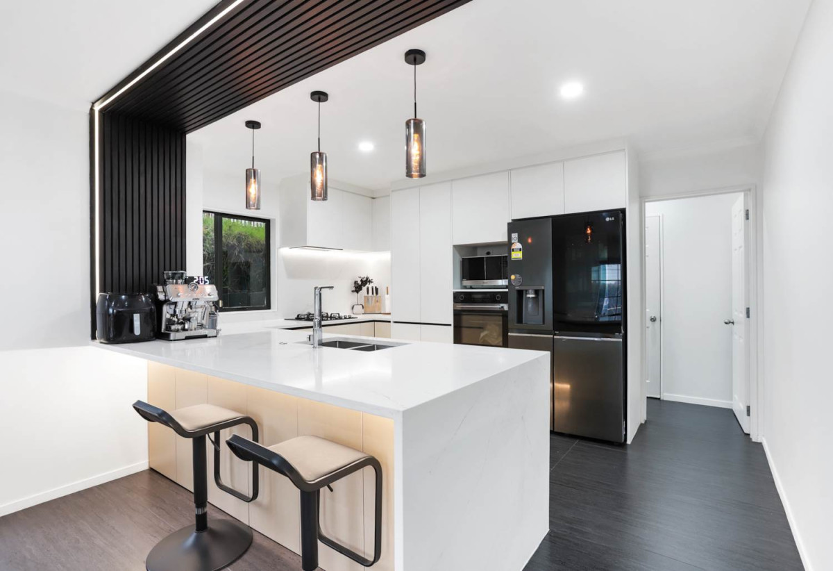 Renovated 3 beds + study room 2.5 baths house with double garage on 347m2 section, close to schools, shops, Blockhouse Bay Village, 0.5 km to Marshall Laing School and Lynfield College, 1.7 km to Blockhouse Bay Intermediate, 105a Terry Street, Blockhouse Bay, Auckland