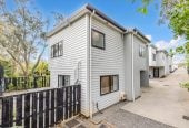 Rangitoto College zone, 4 beds 2.5 baths home with garage, just a short stroll to Mairangi Bay Village and beachfront, 0.2 km to Mairangi Bay School, 37C Matipo Road, Mairangi Bay, Auckland
