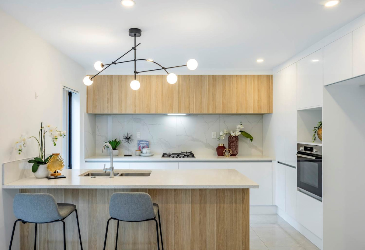 Rangitoto College zone, 4 beds 2.5 baths home with garage, just a short stroll to Mairangi Bay Village and beachfront, 0.2 km to Mairangi Bay School, 37C Matipo Road, Mairangi Bay, Auckland