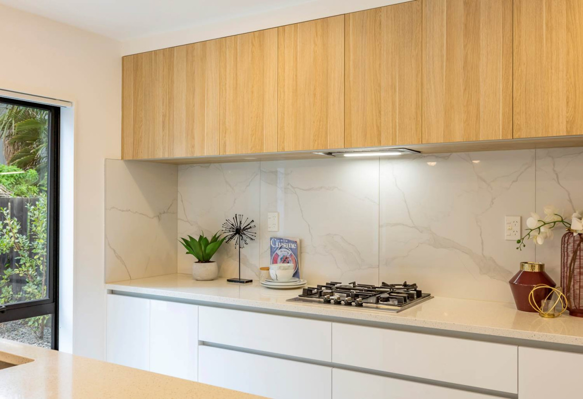 Rangitoto College zone, 4 beds 2.5 baths home with garage, just a short stroll to Mairangi Bay Village and beachfront, 0.2 km to Mairangi Bay School, 37C Matipo Road, Mairangi Bay, Auckland