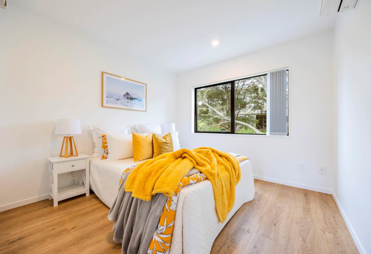 Rangitoto College zone, 4 beds 2.5 baths home with garage, just a short stroll to Mairangi Bay Village and beachfront, 0.2 km to Mairangi Bay School, 37C Matipo Road, Mairangi Bay, Auckland