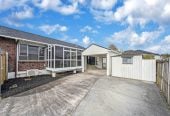 2 beds 1 bath home with carport, just a short walk to Highland Park Shopping Centre, 0.3 km to Howick Primary School, 0.4 km to Howick Intermediate, 1.1 km to Pakuranga College, 2/7 Benygloe Place, Highland Park, Auckland