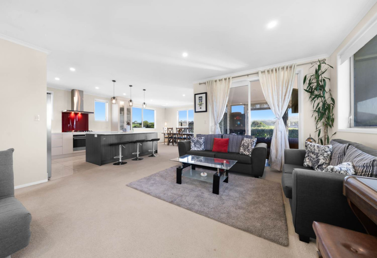 4433m2 Lifestyle section, 4 beds (2 ensuites) + large study room (2x3m) 3 baths house with double garage, Expansive decking area , Approx. 5 minutes to Pokeno Village, Easy motorway access, 43 Te Ara Aukati Terrace, Pokeno