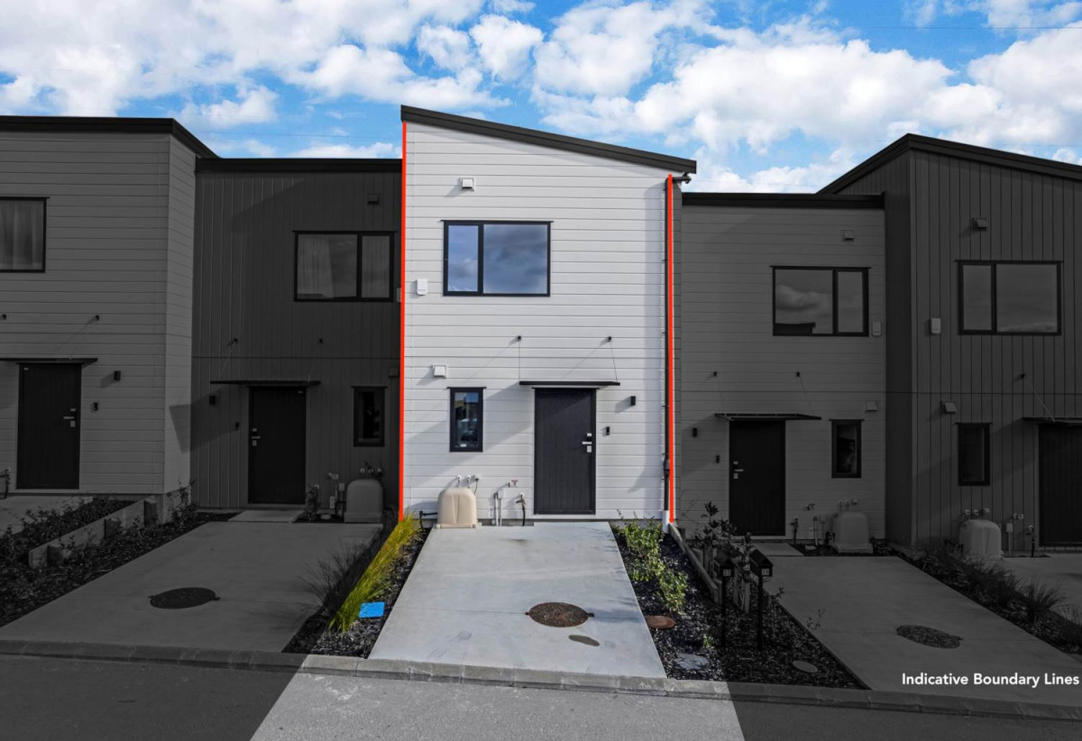 Brandnew 3 beds 1.5 baths home with car park, close to schools, shops, easy motorway access, 0.3 km to Lincoln Heights School, 1.6 km to Massey High School, 11 Awhi Lane, Massey, Auckland