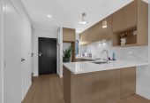 Brandnew 3 beds 1.5 baths home with car park, close to schools, shops, easy motorway access, 0.3 km to Lincoln Heights School, 1.6 km to Massey High School, 68 Awhi Lane, Massey, Auckland