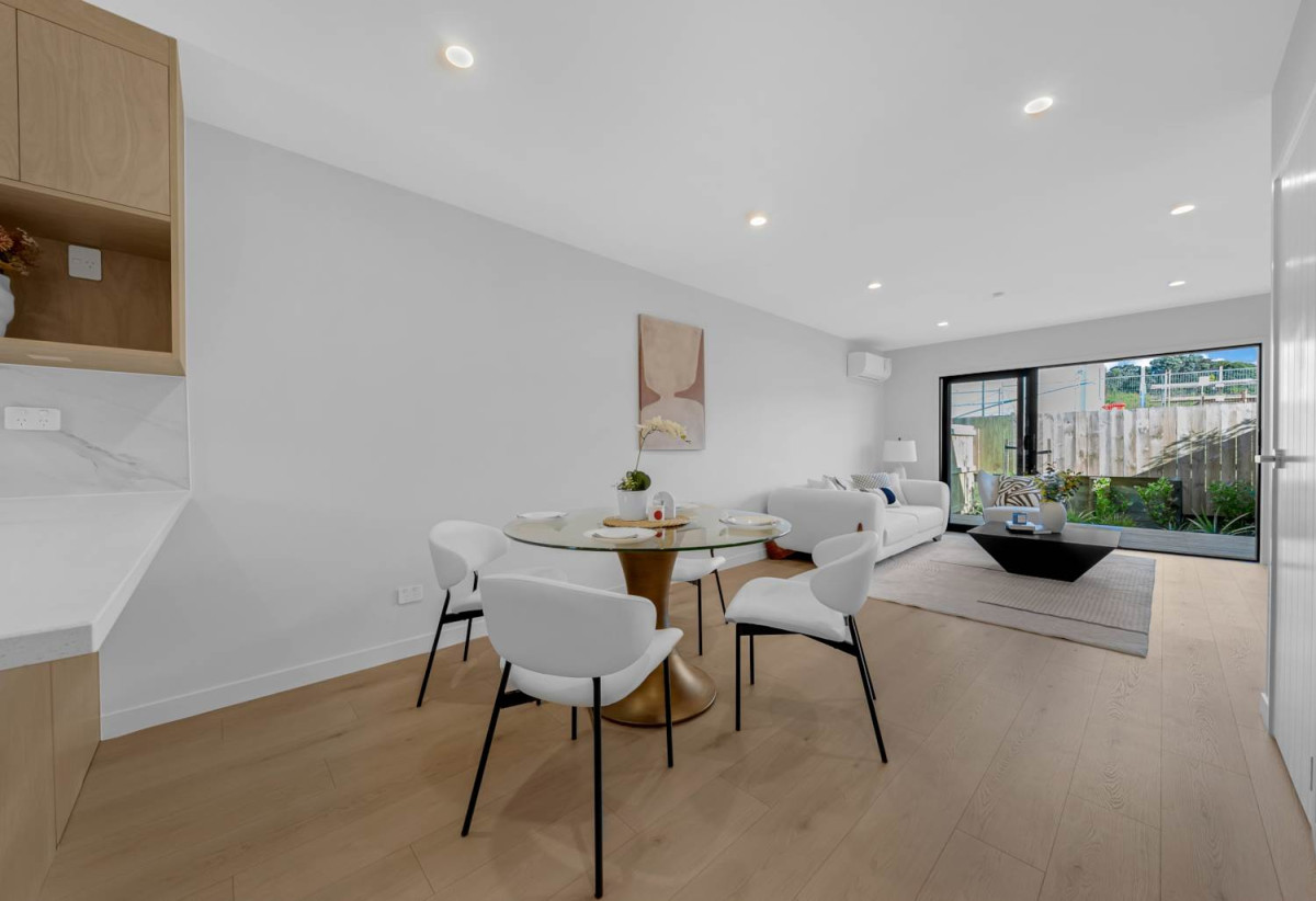 Brandnew 3 beds 1.5 baths home with car park, close to schools, shops, easy motorway access, 0.3 km to Lincoln Heights School, 1.6 km to Massey High School, 9/11/27/29/68 Awhi Lane, Massey, Auckland