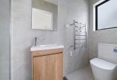 Standalone 4 beds (2 ensuites) 3.5 baths house with standalone garage, 1 ensuite on the top of the single garage with separate entrance, close to shopping centres, motorway access, 638 Tarapuka Road, Westgate, Auckland