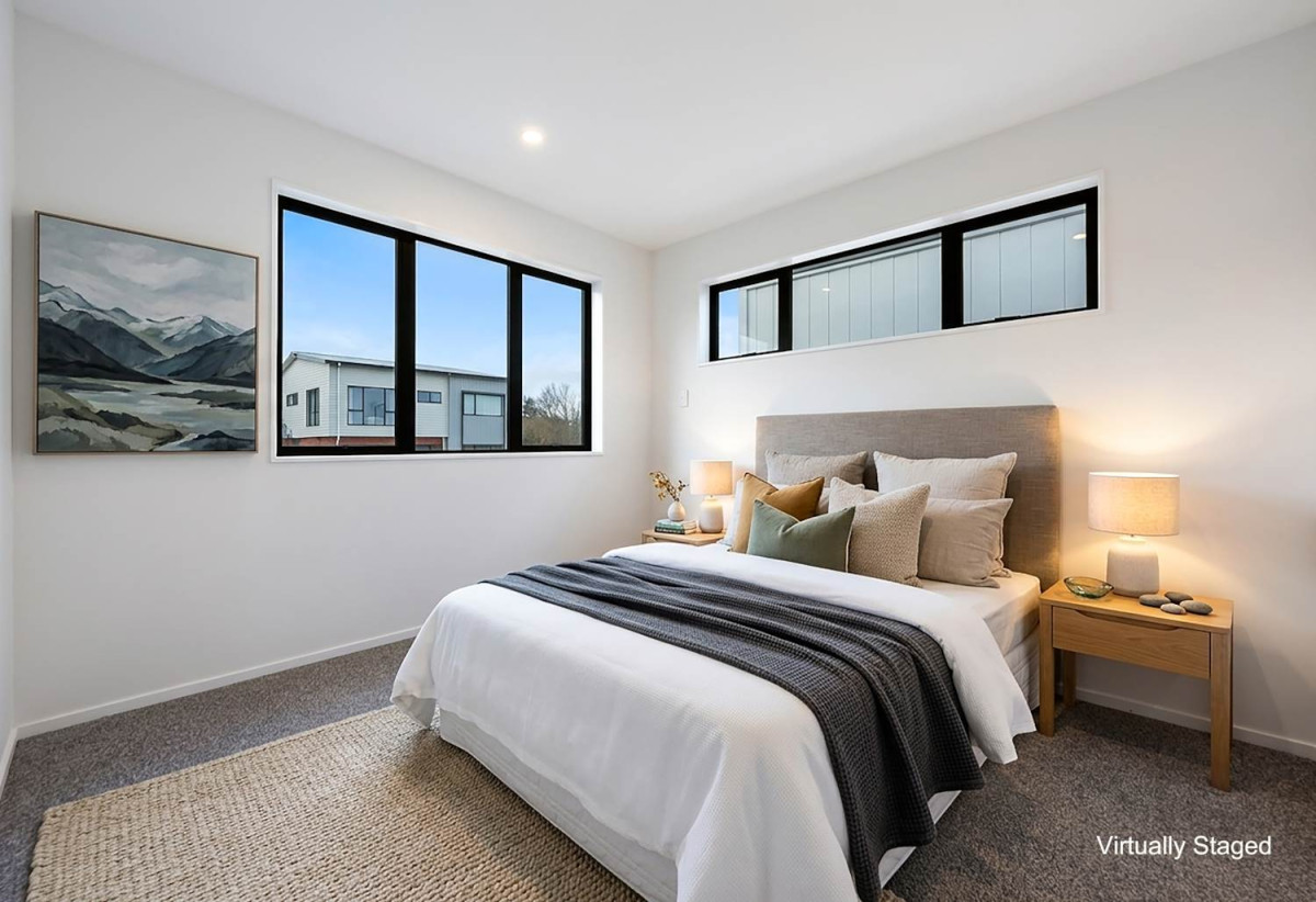 Standalone 4 beds (2 ensuites) 3.5 baths house with standalone garage, 1 ensuite on the top of the single garage with separate entrance, close to shopping centres, motorway access, 638 Tarapuka Road, Westgate, Auckland