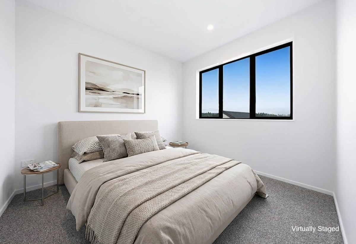 Standalone 4 beds (2 ensuites) 3.5 baths house with standalone garage, 1 ensuite on the top of the single garage with separate entrance, close to shopping centres, motorway access, 638 Tarapuka Road, Westgate, Auckland