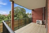 2 beds 1.5 baths home with car park, close to schools, shops, supermarket, motorway access, 0.6 km to Papatoetoe North School, 85 Te Ara Wai, Mangere East, Auckland