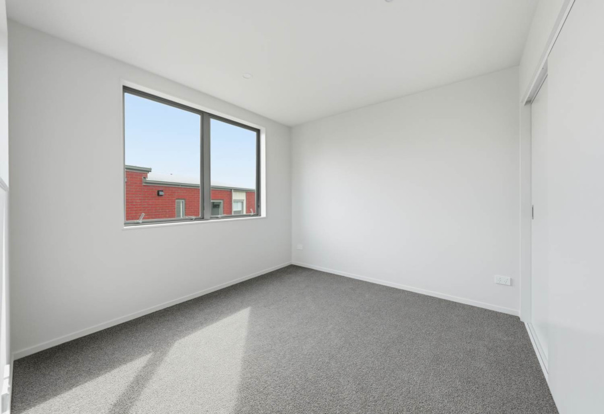 2 beds 1.5 baths home with car park, close to schools, shops, supermarket, motorway access, 0.6 km to Papatoetoe North School, 85 Te Ara Wai, Mangere East, Auckland