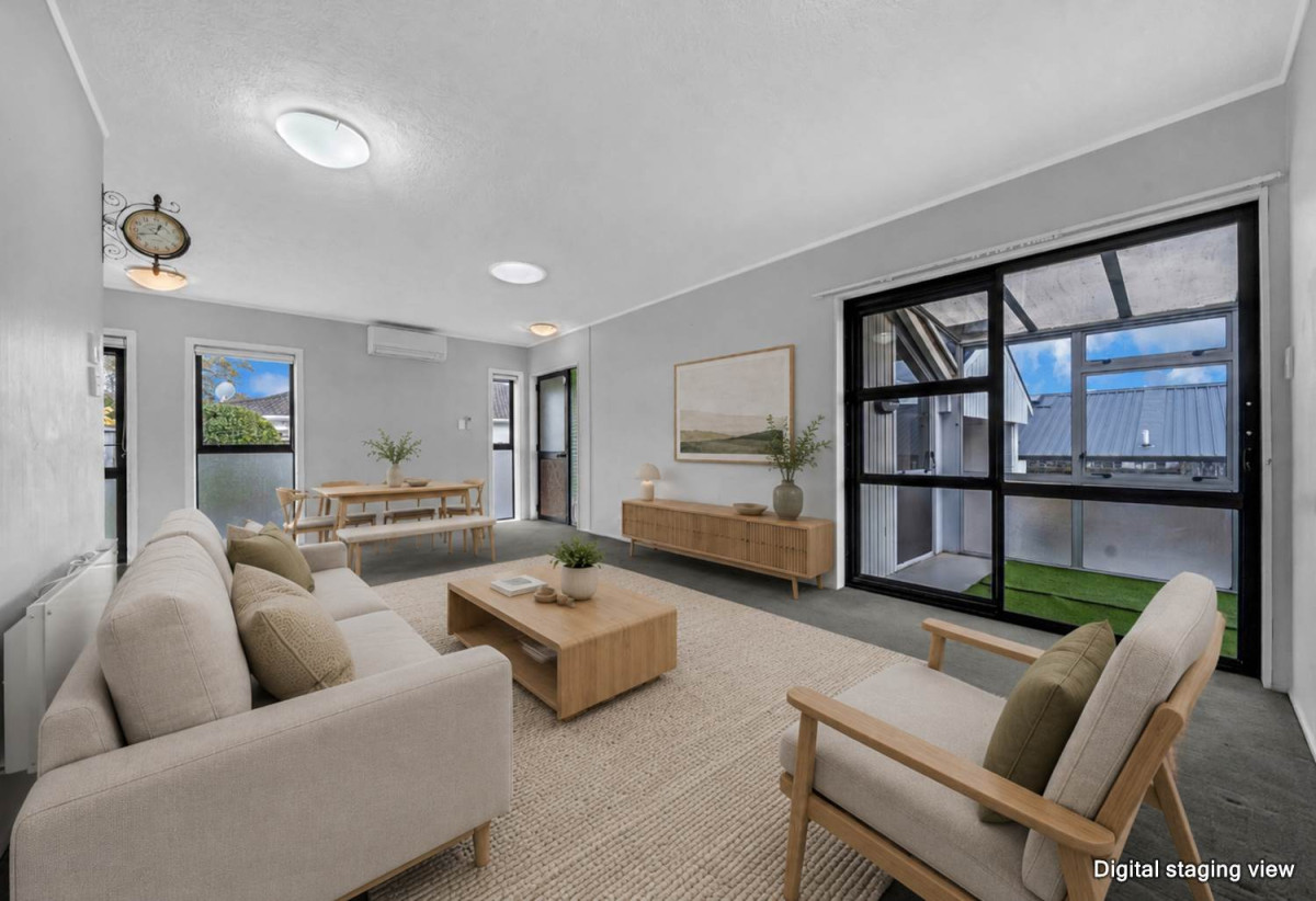 2 beds 1 bath home with carport, just a short walk to Highland Park Shopping Centre, 0.3 km to Howick Primary School, 0.4 km to Howick Intermediate, 1.1 km to Pakuranga College, 2/7 Benygloe Place, Highland Park, Auckland