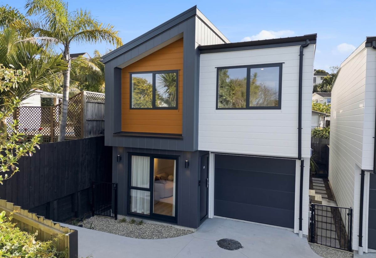 10-Year Stamford Building Warranty,138m2 Brandnew standalone 4 beds 2.5 baths home with garage, close to schools, beaches, shops, supermarkets, 0.2 km to Glamorgan School, 1.4 km to Long Bay College, 1.7 km to Northcross Intermediate, 14D Gerontius Glade, Torbay, Auckland