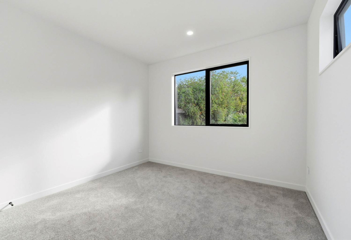 10-Year Stamford Building Warranty,138m2 Brandnew standalone 4 beds 2.5 baths home with garage, close to schools, beaches, shops, supermarkets, 0.2 km to Glamorgan School, 1.4 km to Long Bay College, 1.7 km to Northcross Intermediate, 14D Gerontius Glade, Torbay, Auckland