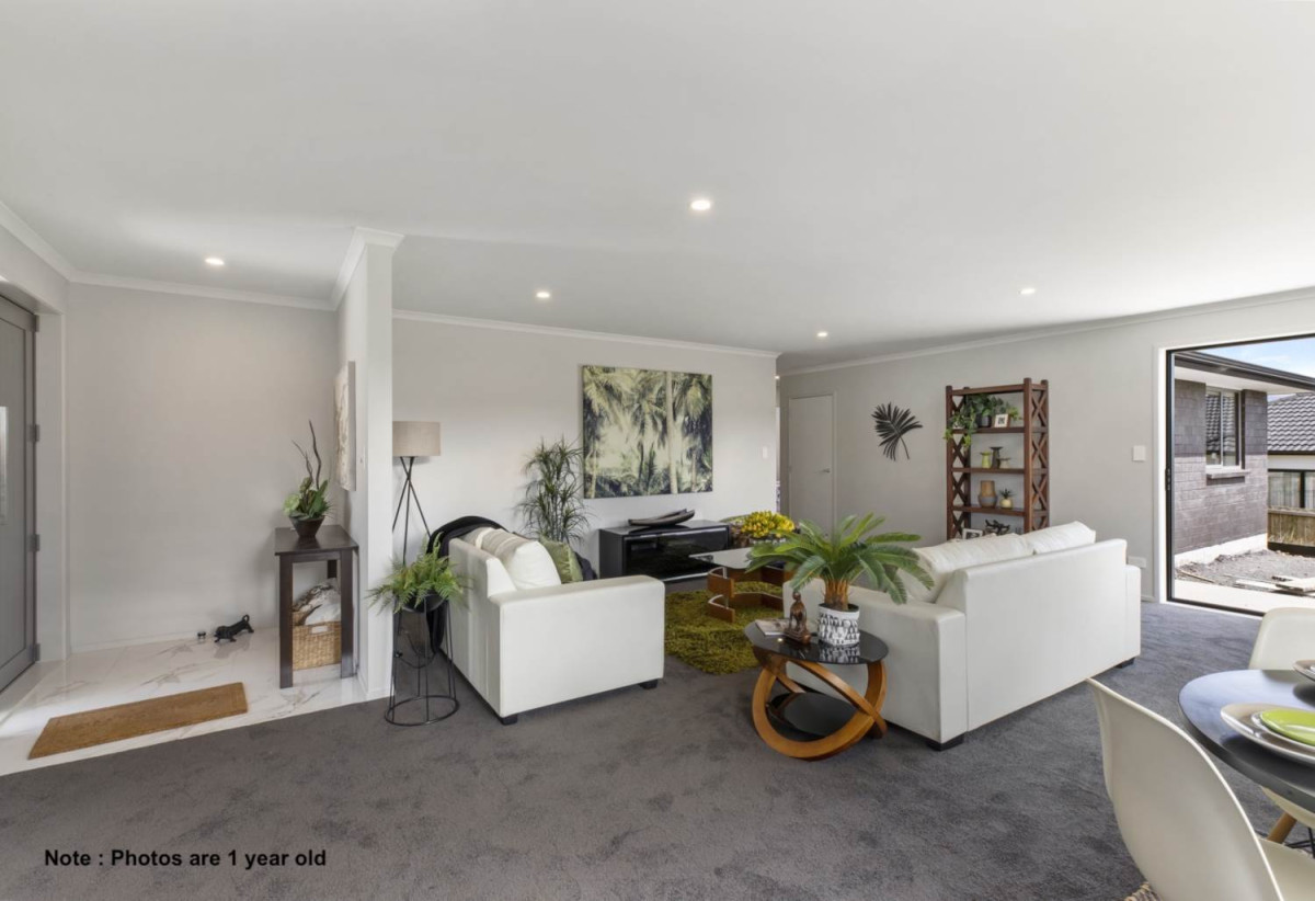 648m2 section, 3 beds 2 baths house with double garage, close to schools, Papakura town centre, 0.9 km to Cosgrove School, 1.9 km to Papakura High School, 2 km to Papakura Intermediate, 34 Twin Parks Rise, Papakura, Auckland