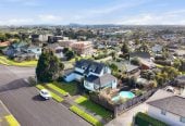 718m2 section, 5 beds 2.5 baths house with double garage and swimming pool, Walking distance to Pak’nSave, local shops and transport, Close to Lloyd Elsmore Park and Howick Leisure Centre, golf club, 0.4 km to Howick Intermediate, 0.5 km to Howick Primary School, 1.2 km to Pakuranga College, 31 Dalwhinnie Parade, Highland Park, Auckland