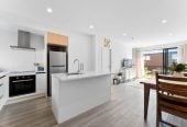 2 beds 1.5 baths townhouse with car park, close to schools, Lynn Mall shopping centre, 0.5 km to New Lynn School, 14 Dorothy Thorpe Way, New Lynn, Auckland