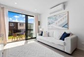 2 beds 1.5 baths townhouse with car park, close to schools, Lynn Mall shopping centre, 0.5 km to New Lynn School, 14 Dorothy Thorpe Way, New Lynn, Auckland