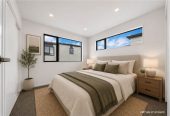 4 beds 3 baths home with garage, close to schools, shopping centres, Auckland Botanic Gardens, motorway access, 0.3 km to Hillpark School, 1.2 km to Manurewa High School, 32D Grande Vue Road, Hill Park, Auckland