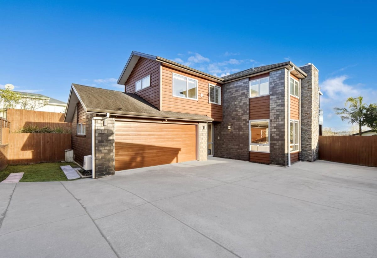 Rangitoto College zone, 421m2 section, 5 beds (1 ensuite) 3 baths house with double garage, within walking distance to local shops, cafes, everyday amenities, easy motorway access, 0.7 km to Mairangi Bay School, 0.8 km to Sunnynook School, 1 km to Rangitoto College, 436A East Coast Road, Windsor Park, Auckland