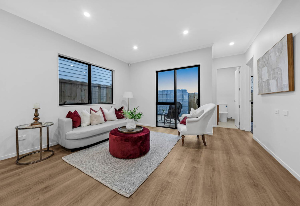 Brandnew standalone 5 beds (1 ensuite) 3.5 baths home with garage, close to shops, supermarkets, reserves, 0.8 km to Riverhills School, Lot 3, 1 Tullis Place, Burswood, Auckland