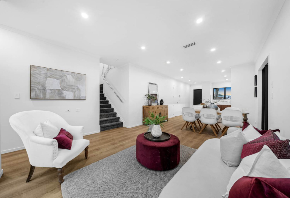Brandnew standalone 5 beds (1 ensuite) 3.5 baths home with garage, close to shops, supermarkets, reserves, 0.8 km to Riverhills School, Lot 3, 1 Tullis Place, Burswood, Auckland