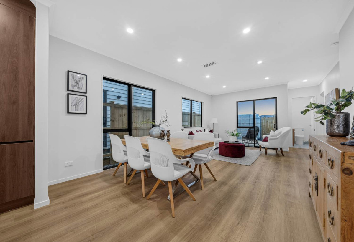 Brandnew standalone 5 beds (1 ensuite) 3.5 baths home with garage, close to shops, supermarkets, reserves, 0.8 km to Riverhills School, Lot 3, 1 Tullis Place, Burswood, Auckland