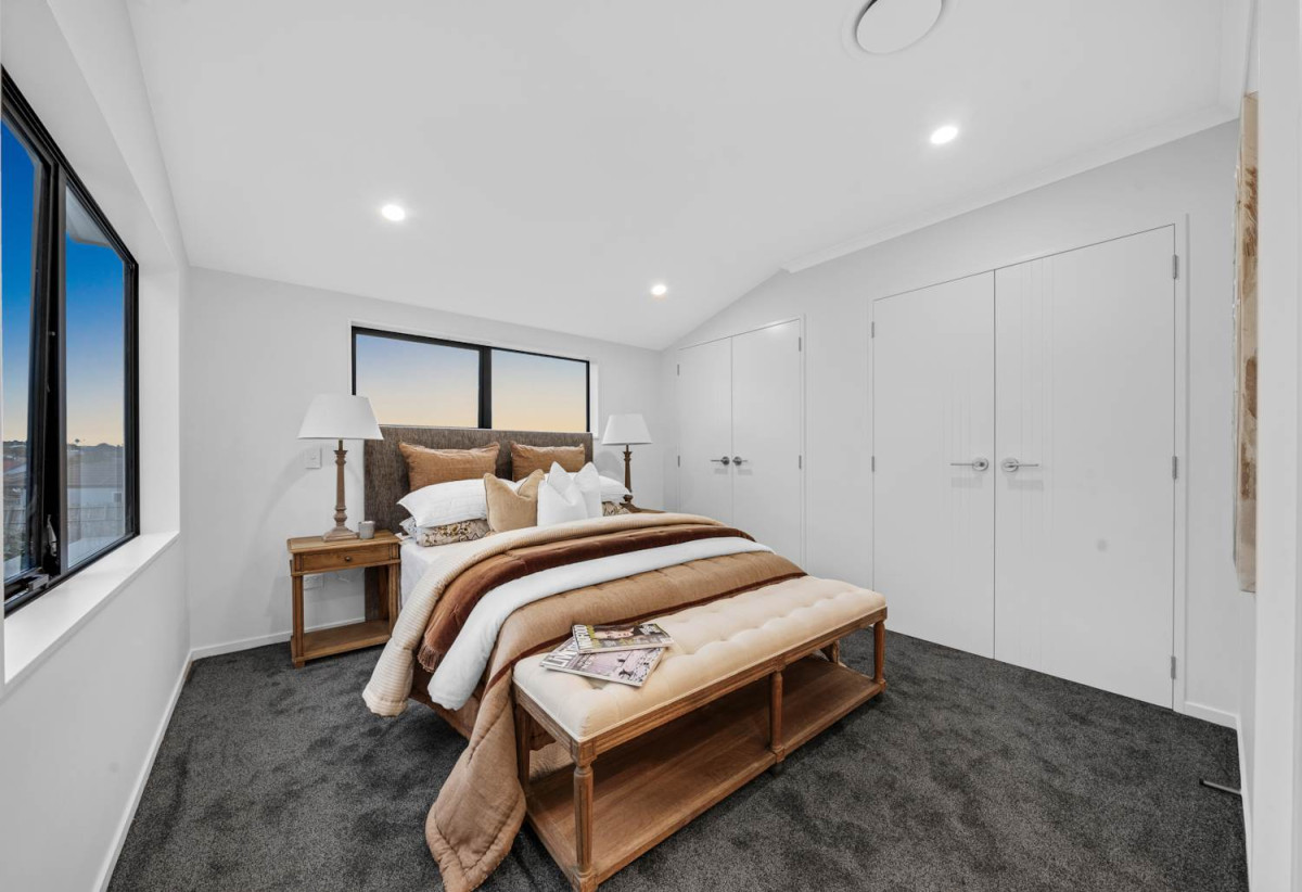 Brandnew standalone 5 beds (1 ensuite) 3.5 baths home with garage, close to shops, supermarkets, reserves, 0.8 km to Riverhills School, Lot 3, 1 Tullis Place, Burswood, Auckland