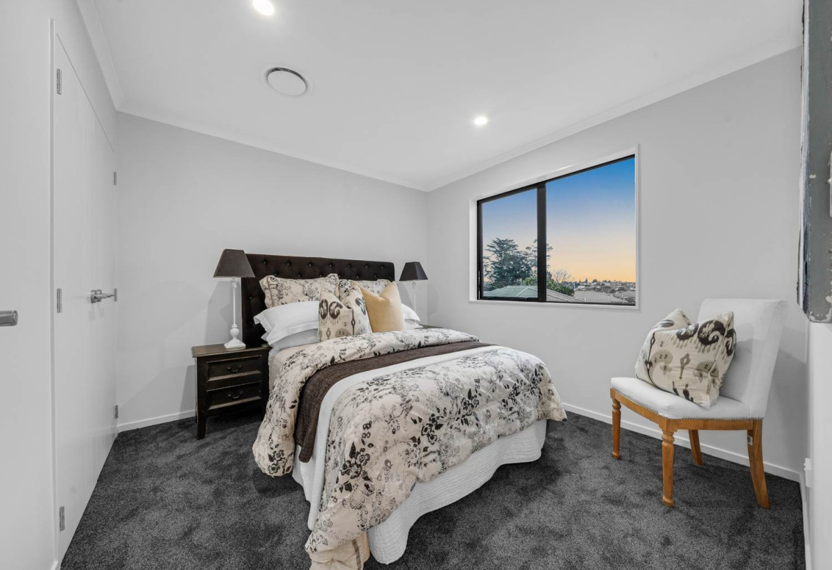 Brandnew standalone 5 beds (1 ensuite) 3.5 baths home with garage, close to shops, supermarkets, reserves, 0.8 km to Riverhills School, Lot 3, 1 Tullis Place, Burswood, Auckland