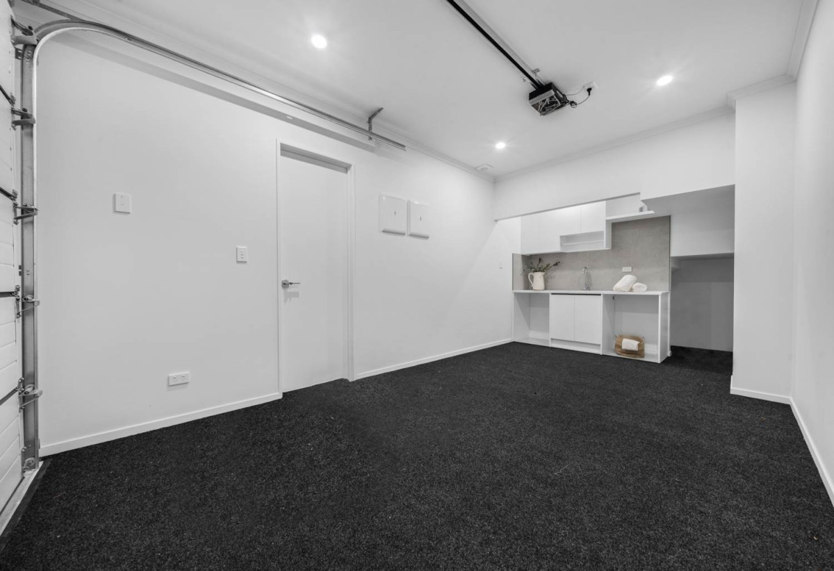 Brandnew standalone 5 beds (1 ensuite) 3.5 baths home with garage, close to shops, supermarkets, reserves, 0.8 km to Riverhills School, Lot 3, 1 Tullis Place, Burswood, Auckland