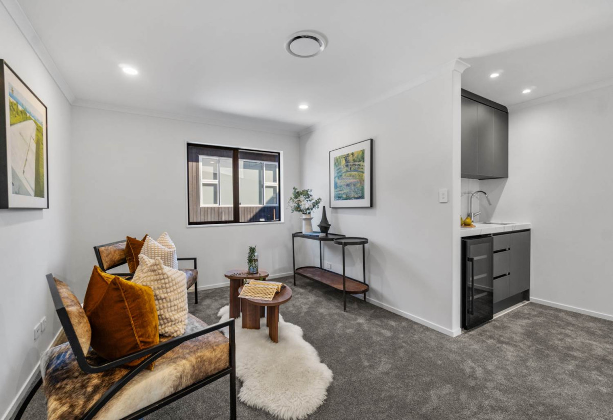 Brandnew standalone 5 beds (3 ensuites) 4 baths home with double garage, moments from Waiatarua Reserve, Remuera Golf Club, Meadowbank Shopping Centre, zoned for St Thomas’s School, Selwyn College, Glendowie College, and Baradene College, 88B Norman Lesser Drive, St Johns, Auckland