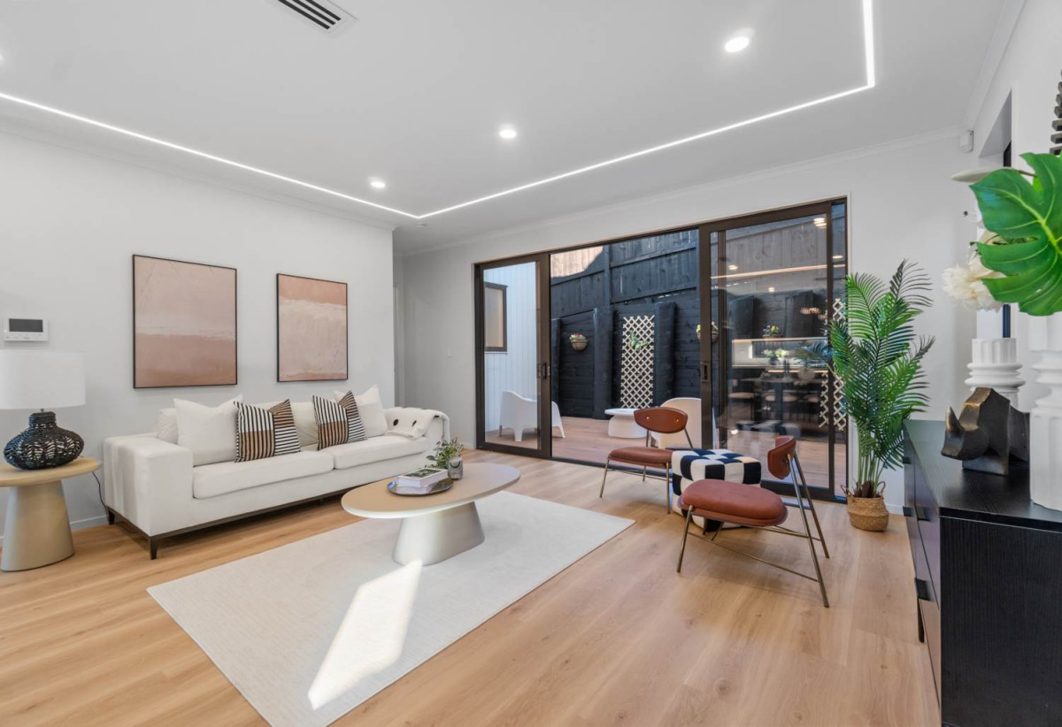 Brandnew standalone 5 beds (3 ensuites) 4 baths home with double garage, moments from Waiatarua Reserve, Remuera Golf Club, Meadowbank Shopping Centre, zoned for St Thomas’s School, Selwyn College, Glendowie College, and Baradene College, 88B Norman Lesser Drive, St Johns, Auckland