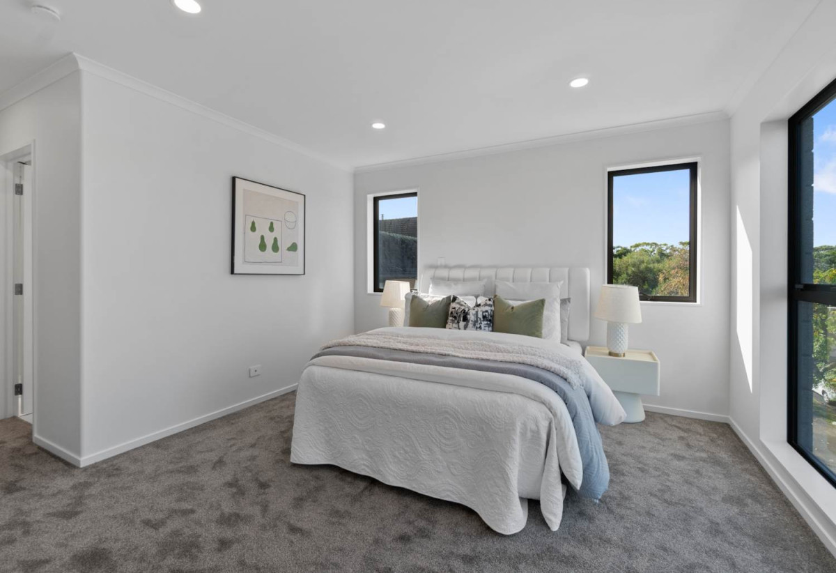 Brandnew standalone 5 beds (3 ensuites) 4 baths home with double garage, moments from Waiatarua Reserve, Remuera Golf Club, Meadowbank Shopping Centre, zoned for St Thomas’s School, Selwyn College, Glendowie College, and Baradene College, 88A Norman Lesser Drive, St Johns, Auckland