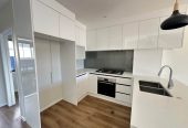 For rent, 3 beds (3 ensuites) + study 3.5 baths townhouse with garage, Central heating system brings comfort to every room., available 19th June, 5/245 Campbell Road, Greenlane, Auckland