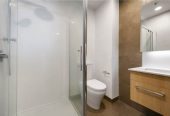 Double Grammar school zone, 37m2 Freehold 1 bed 1 bath studio apartment, Current weekly rental income of $450/pw, with a fixed term end on 6 Feb 2027, 0.9 km to Auckland Girls’ Grammar School, 1 km to Freemans Bay School, 1.7 km to Auckland Grammar, 1504/438 Queen Street, City Centre, Auckland