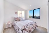 Macleans College zone, Freehold 4 beds 3 baths home with garage, 0.3 km to Macleans Primary School, 0.6 km to Macleans College, 0.7 km to Bucklands Beach Intermediate, 25A Jandell Crescent, Bucklands Beach, Auckland