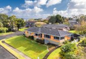 756m2 section, Renovated Brick and tile 3 beds 2 baths house with double garage, minutes to motorway access, Auckland Botanic Gardens, shops, schools, 5 Freshney Place, Hill Park, Auckland