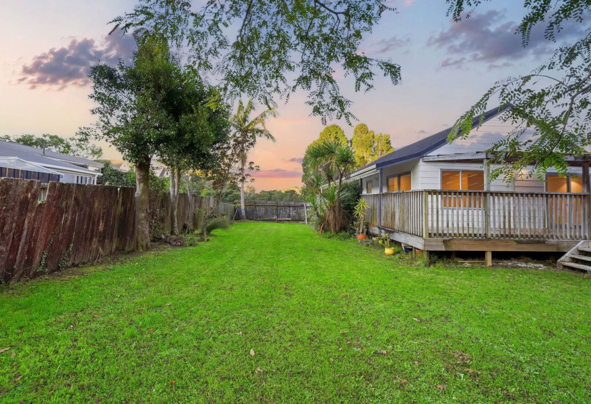 Newly Renovated – Opposite Reserve Park, 669m2 section, 3 beds 1 bath house with garage, close to schools, shops, beaches, 0.4 km to Glamorgan School, 1.3 km to Northcross Intermediate, 1.7 km to Long Bay College, 39 Cranston Street, Torbay, Auckland