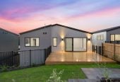 408m2 section, Built by Mars Living Construction, and presented as the development’s show home, 5 beds 3 baths house with double garage, 1 ensuite ground floor, Central air-conditioning with individual room controls, Underfloor heating in bathrooms, 0.5 km to Nukumea School, 2 km to Orewa College, 244D West Hoe Heights, Orewa, Auckland