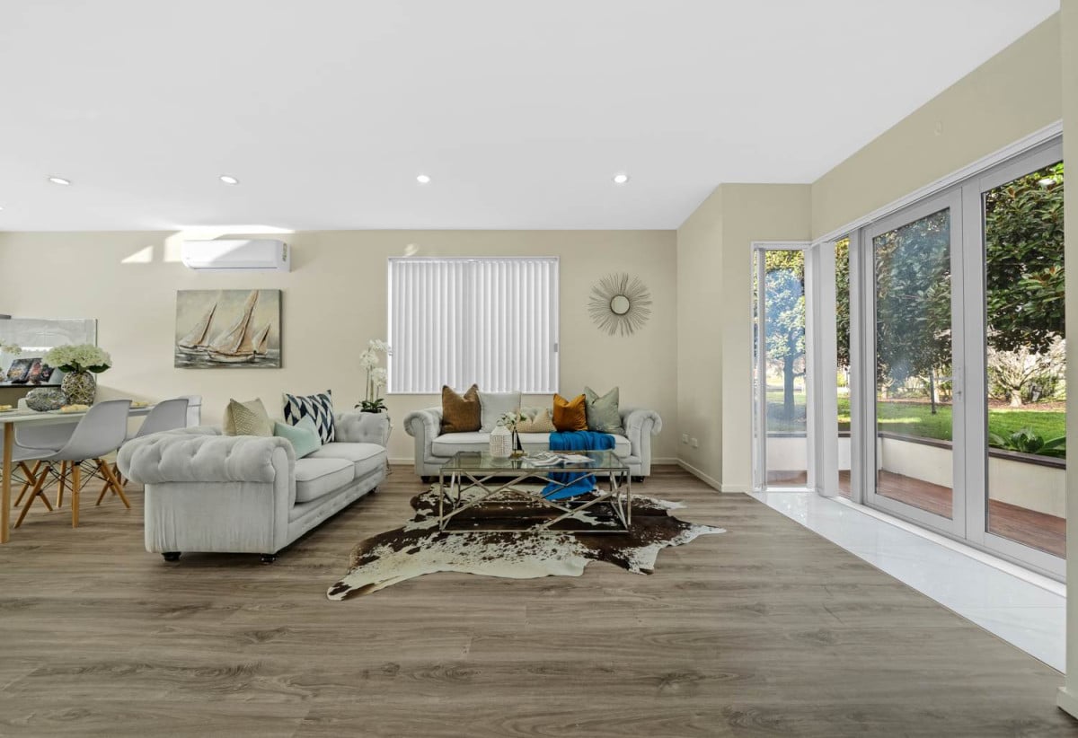 Nearby Bruce Pulman Park, 3 beds 2.5 baths home with A standalone double garage, easy access to schools, local shops, 1.2 km to Kauri Flats School and Takanini School, 87 Popokatea Drive, Takanini, Auckland