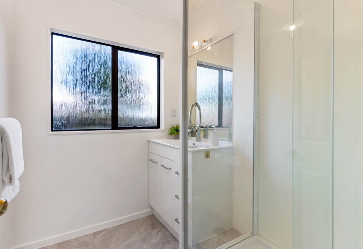 Macleans College zone, Solid brick and cedar construction, Standalone 3 beds 2 baths house with double garage, 0.7 km to Pigeon Mountain School, 0.9 km to Bucklands Beach Intermediate, 1.3 km to Macleans College, 1/28 Britannia Place, Half Moon Bay, Auckland