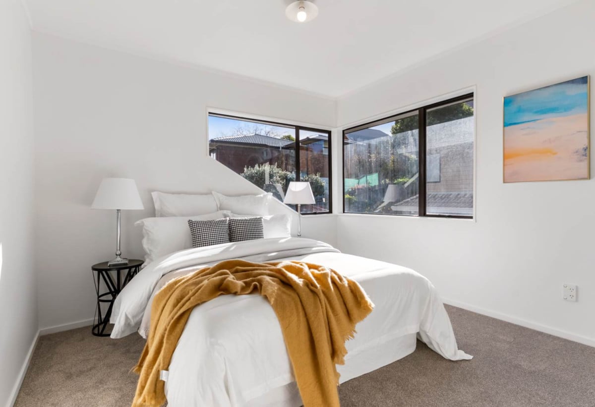 Macleans College zone, Solid brick and cedar construction, Standalone 3 beds 2 baths house with double garage, 0.7 km to Pigeon Mountain School, 0.9 km to Bucklands Beach Intermediate, 1.3 km to Macleans College, 1/28 Britannia Place, Half Moon Bay, Auckland