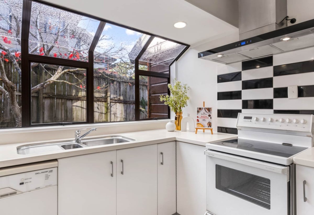 Macleans College zone, Solid brick and cedar construction, Standalone 3 beds 2 baths house with double garage, 0.7 km to Pigeon Mountain School, 0.9 km to Bucklands Beach Intermediate, 1.3 km to Macleans College, 1/28 Britannia Place, Half Moon Bay, Auckland