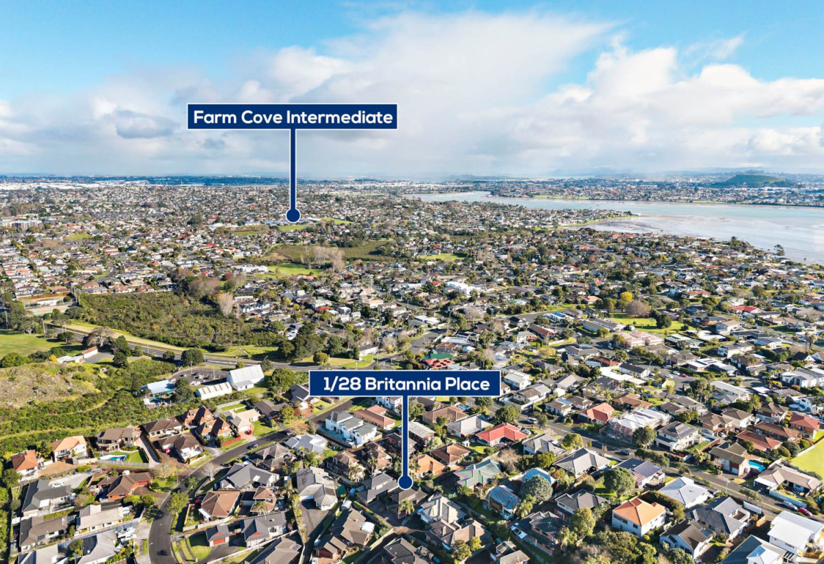 Macleans College zone, Solid brick and cedar construction, Standalone 3 beds 2 baths house with double garage, 0.7 km to Pigeon Mountain School, 0.9 km to Bucklands Beach Intermediate, 1.3 km to Macleans College, 1/28 Britannia Place, Half Moon Bay, Auckland