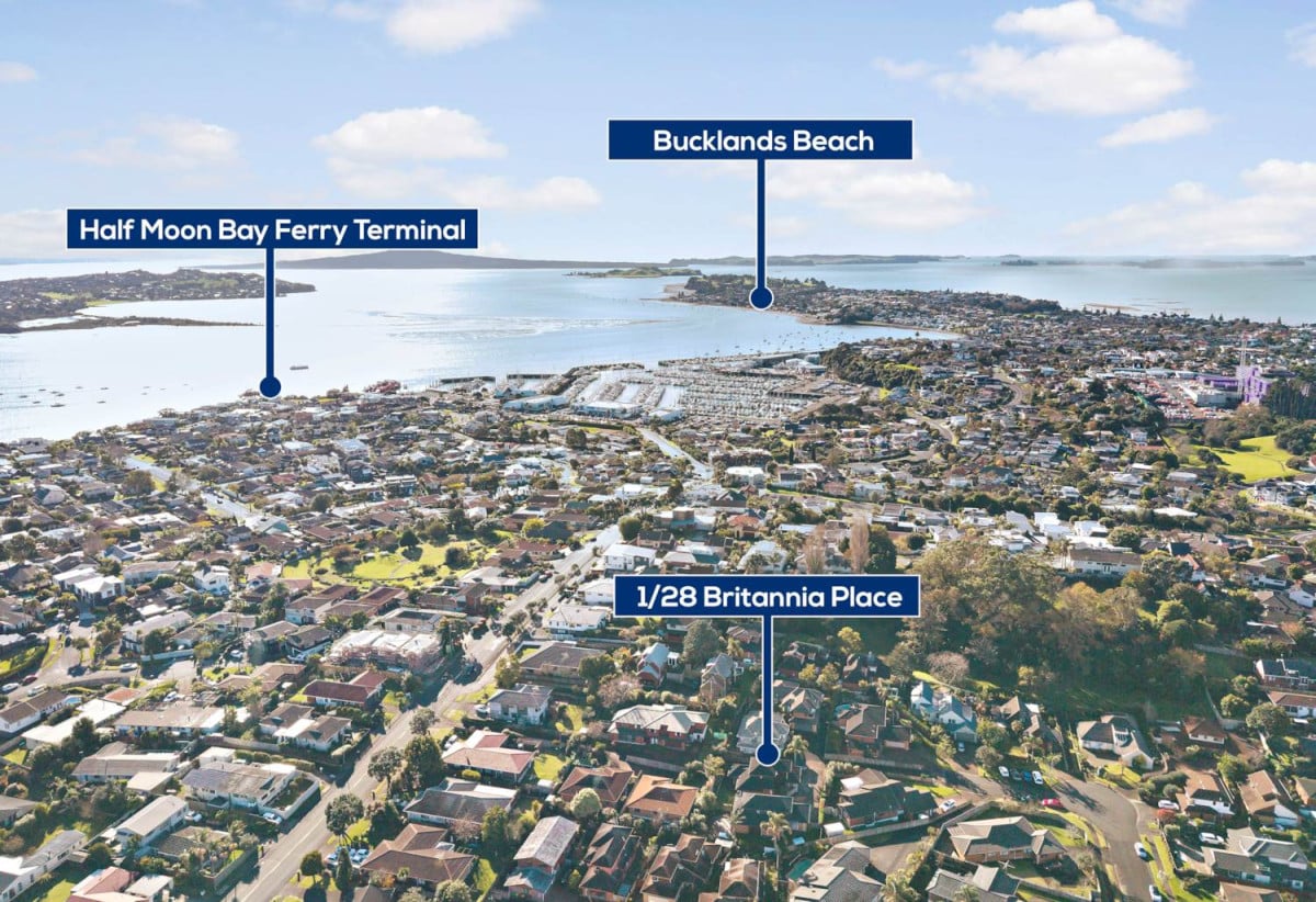Macleans College zone, Solid brick and cedar construction, Standalone 3 beds 2 baths house with double garage, 0.7 km to Pigeon Mountain School, 0.9 km to Bucklands Beach Intermediate, 1.3 km to Macleans College, 1/28 Britannia Place, Half Moon Bay, Auckland