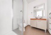 Vendor MUST Sell! Great Value in City Garden, Auckland Girls’ Grammar School zone, Freehold 1 bed 1 bath apartment, 42sqm PLUS a spacious balcony, move-in ready, 12K/76 Albert Street, City Centre, Auckland