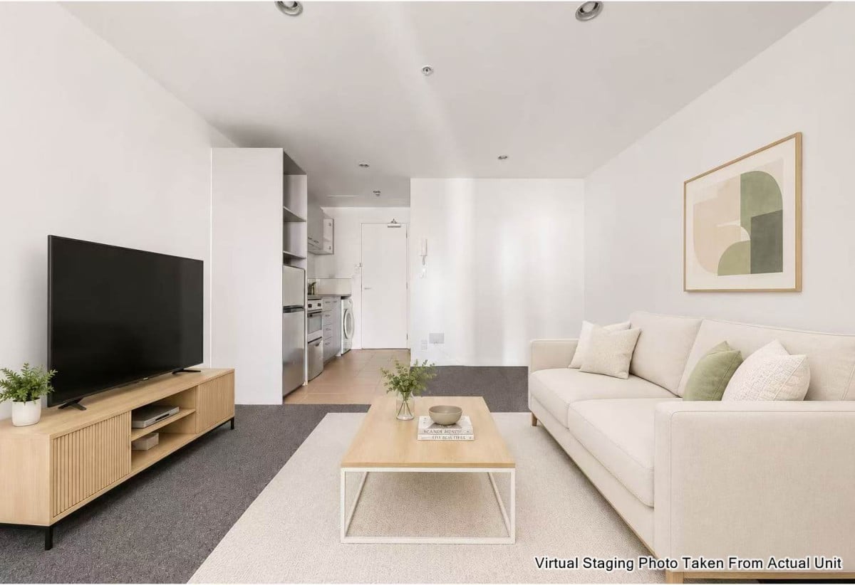 Vendor MUST Sell! Great Value in City Garden, Auckland Girls’ Grammar School zone, Freehold 1 bed 1 bath apartment, 42sqm PLUS a spacious balcony, move-in ready, 12K/76 Albert Street, City Centre, Auckland