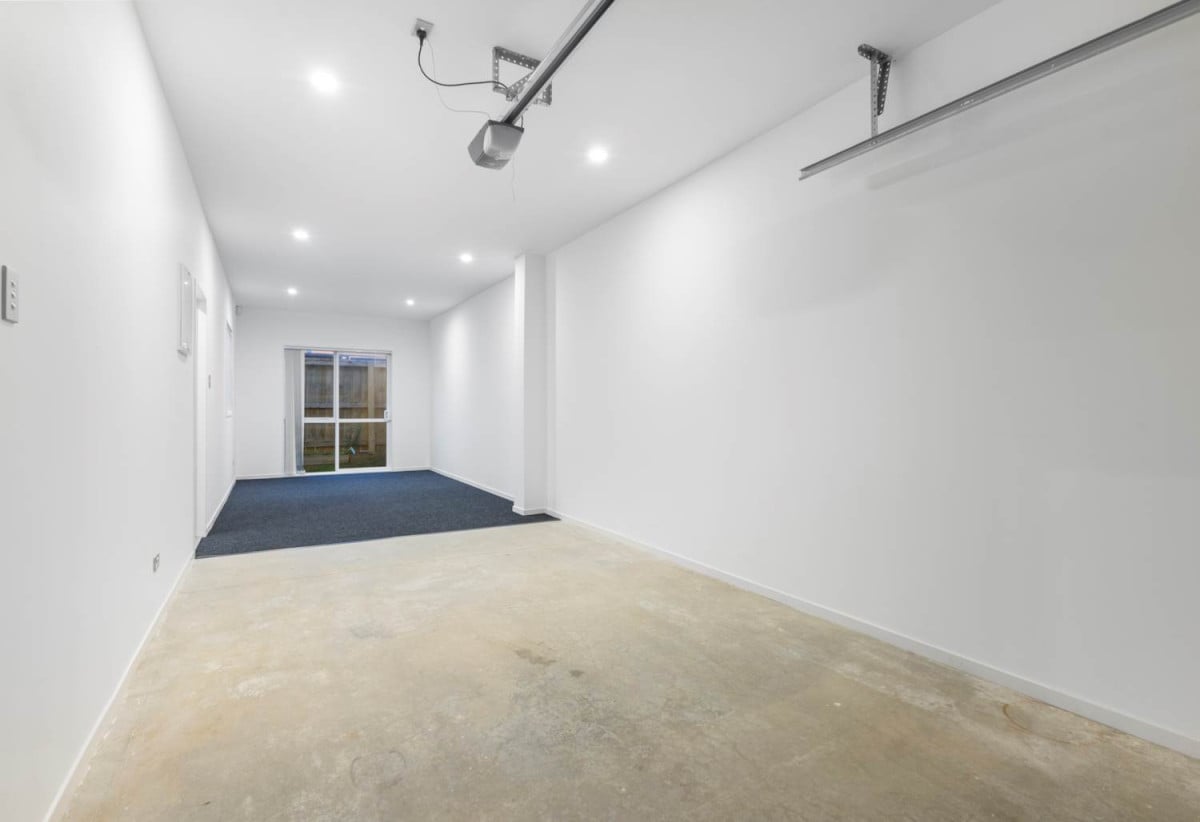 181m2 Brandnew 5 beds (2 ensuites) 3.5 baths home, Tandem internal-access garage for 2 cars, Expansive decking, In zone for Howick Intermediate, Howick College, Santa Maria College and Owairoa Primary School, 46D Elliot Street, Howick, Auckland