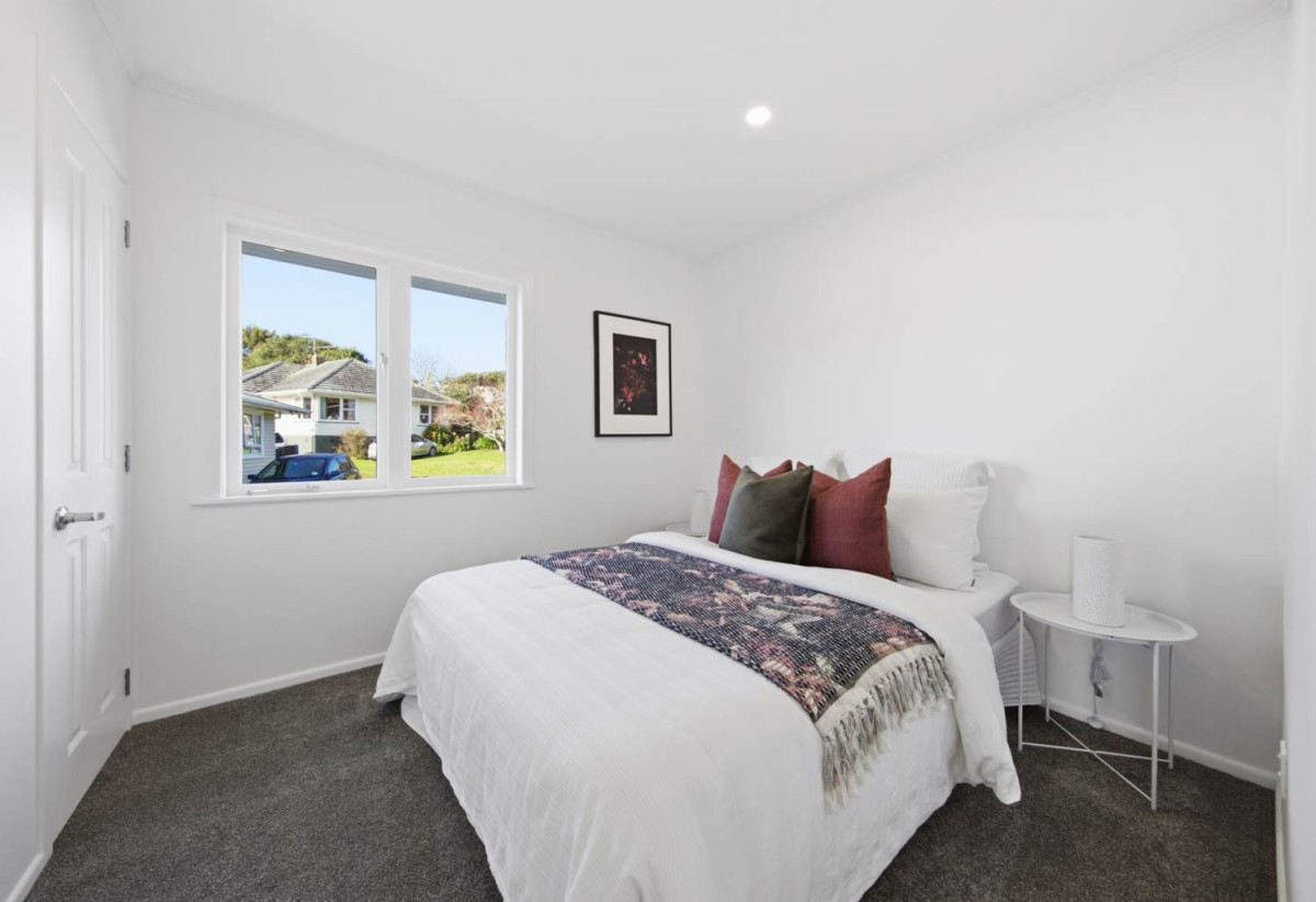 663m2 section, Renovated 5 beds + study room 3 baths house with car parks, close to schools, reserves, local shops, easy motorway access, 0.6 km to New Windsor School, 8 Condliffe Place, New Windsor, Auckland