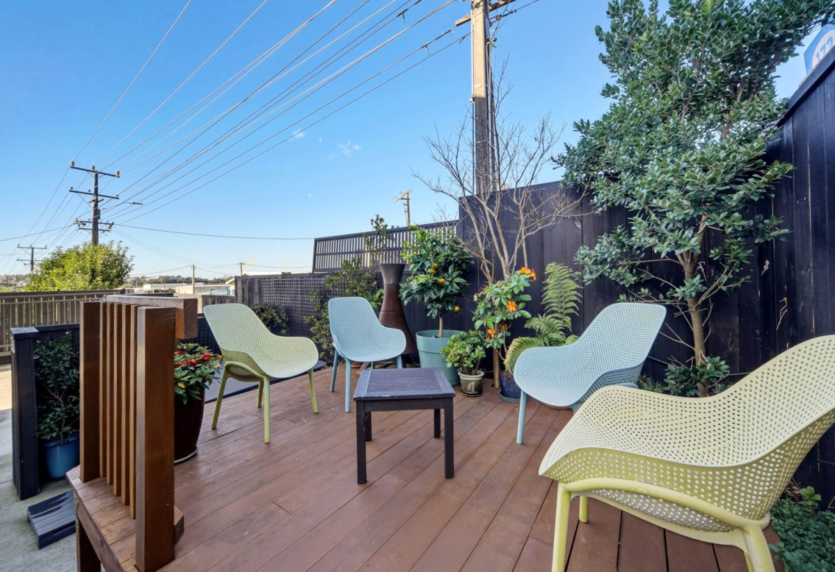 Double Westlake school zone, 4 beds (1 ensuite) 2.5 baths home with garage, 1 bed 1 bath ground floor, within walking distance to Pak’nSave, Golden Apple Supermarket, Patch Café, local shops, 0.6 km to Glenfield Intermediate School, 1.1 km to Sunnybrae Normal School and Westlake Boys’ High School, 1.3 km to Westlake Girls’ High School, 174A Archers Road, Glenfield, Auckland